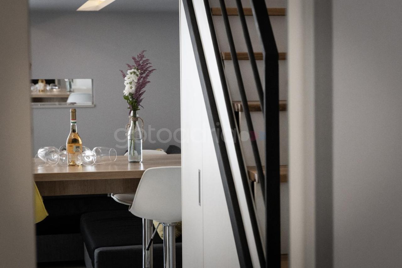 Modern Duplex Studio Tommy Макарска Экстерьер фото